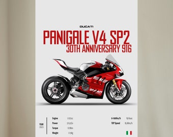 Könnte beinhalten: Ein rotes und silbernes Ducati Panigale V4 SP2 Motorrad mit dem Text "30th Anniversary 916" auf weißem Hintergrund. Das Motorrad hat einen schwarzen Sitz und schwarze Räder. Das Motorrad ist ein Modell aus dem Jahr 2023 mit einem 1.103 cm³ Motor, 215,50 PS, einem Drehmoment von 123 Nm und einem Gewicht von 173 kg.