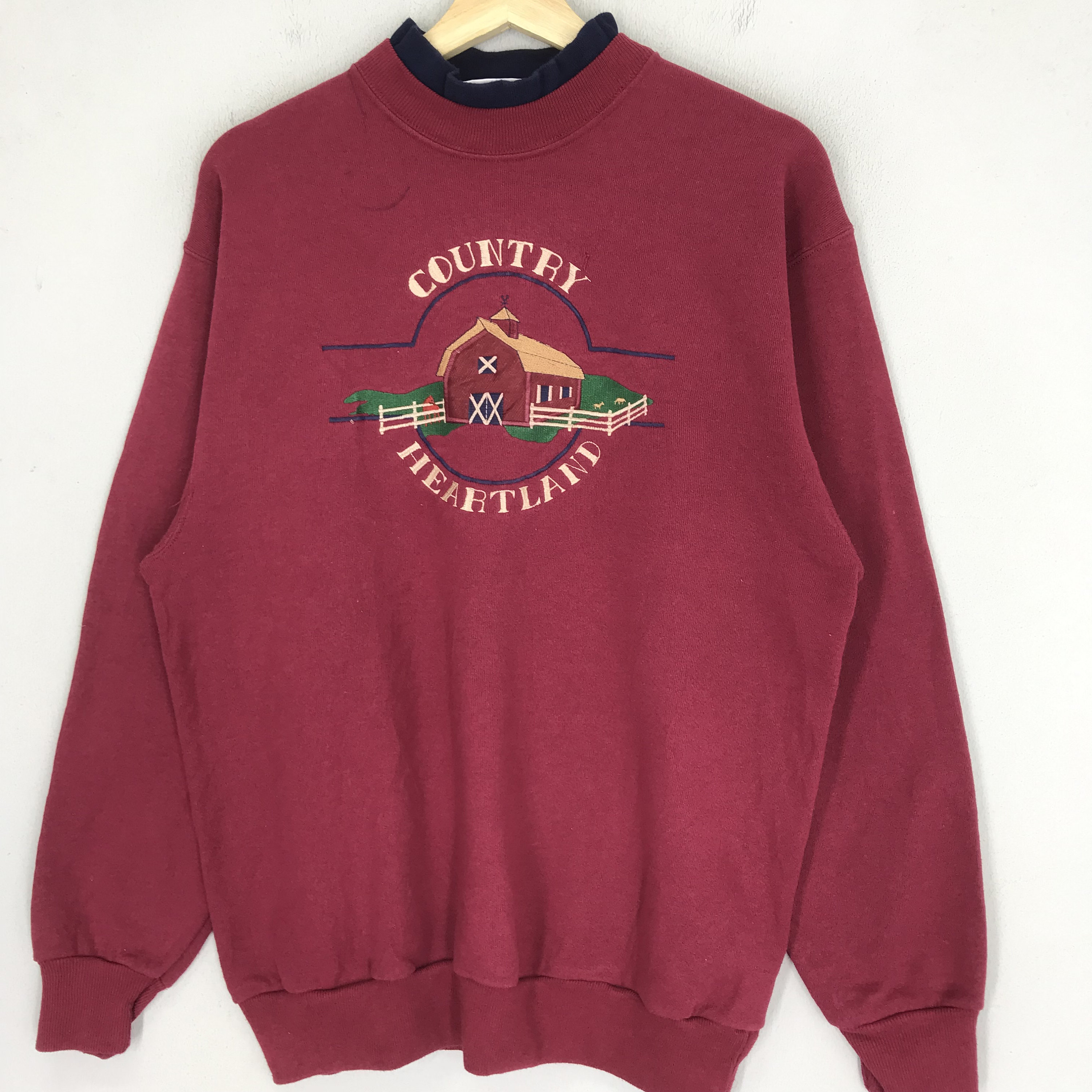 Sudadera vintage de los años 90 con estampado de Country Heartland, color  rojo mediano, cuello redondo, gráfico de la casa Heartland, talla M - Etsy  México, image size:3000x3000