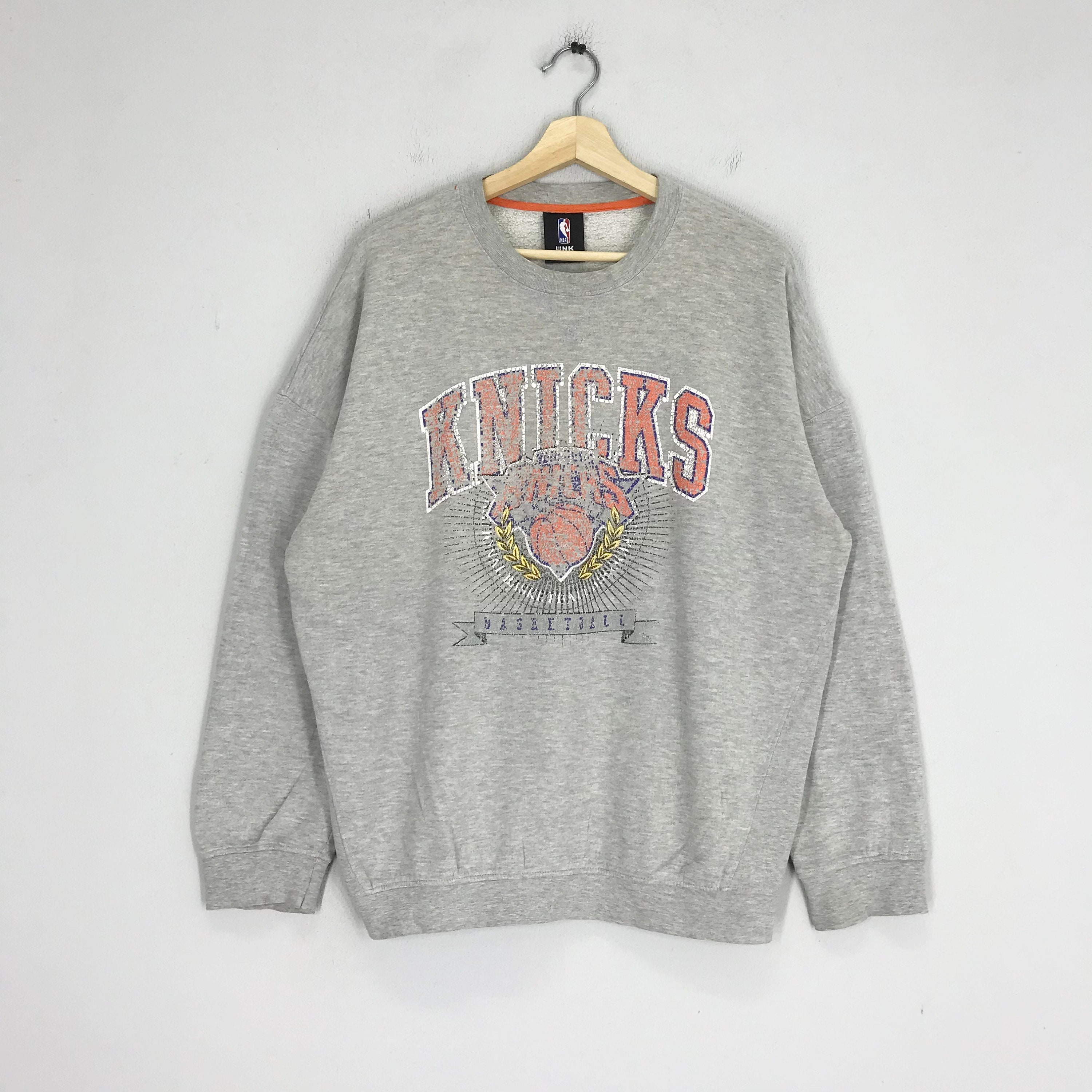 N€W York Knicks Varsity Crewneck Sweatshirt  Vintage Knicks Shirt, Knicks  Basketball Sweater, Unisex Knicks Gift, Retro NY Knicks Pullover Designed &  Sold By Tring Tee