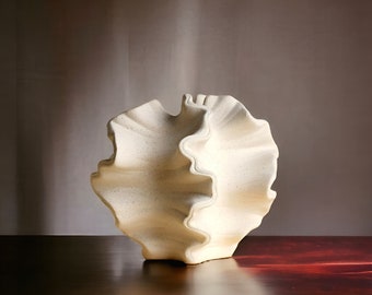 Vase artistique corail ondulé en céramique fait main, artisanat en céramique, cadeau créatif, décoration d'intérieur, décoration d'intérieur minimaliste, vase de style Wabi Sabi