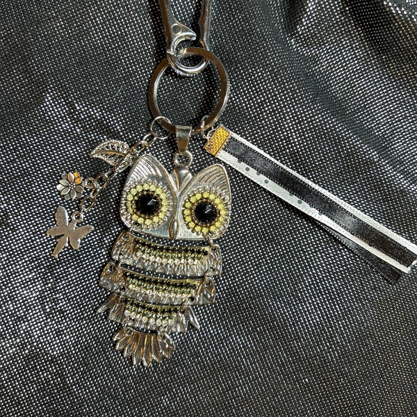 Porte clé argenté hibou