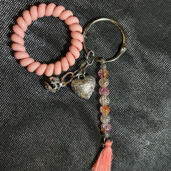 Porte clé  en perle et bracelet spirale