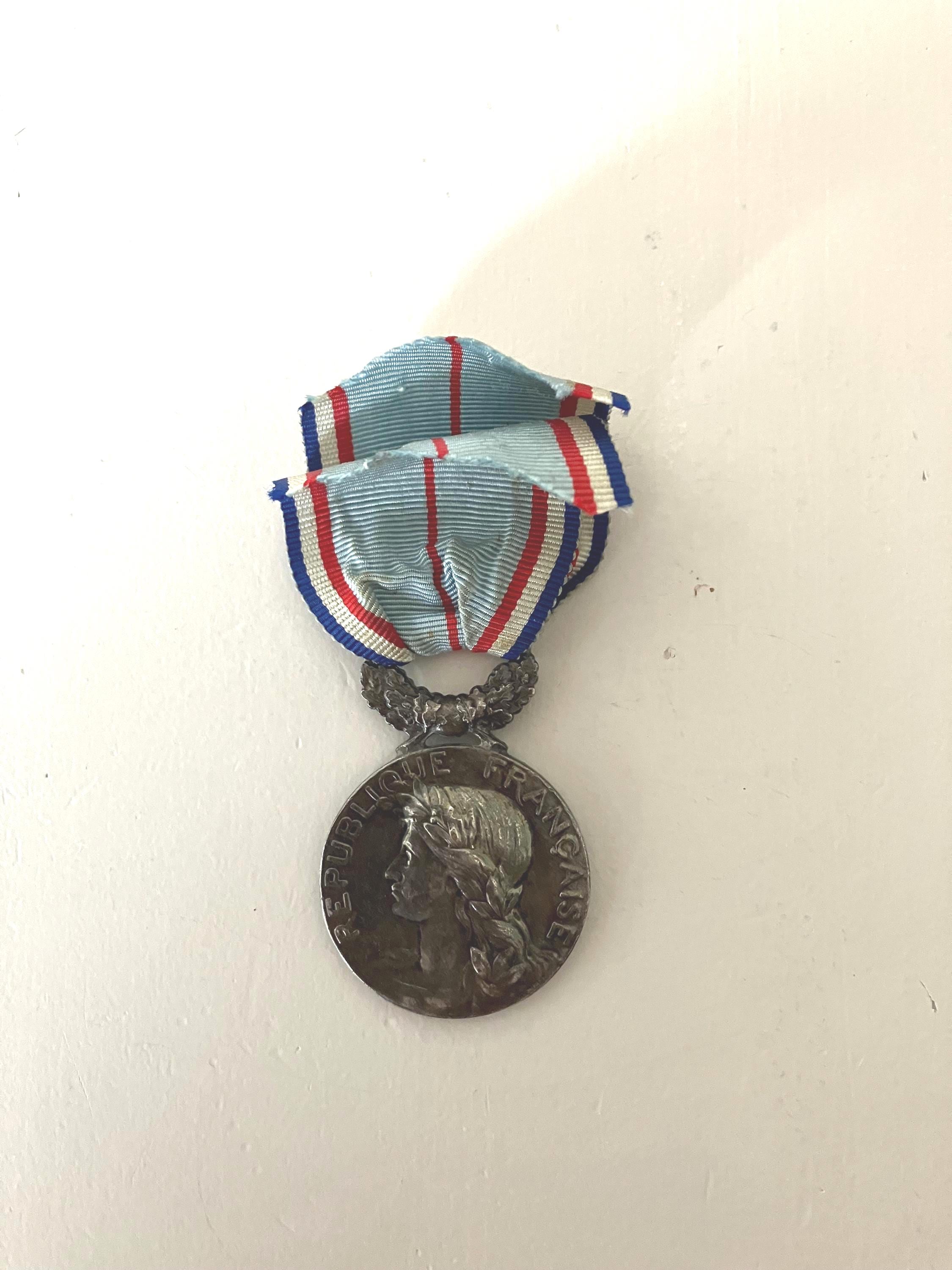 Médaille Grand Prix Humanitaire De France - Décoration Française - Occasion
