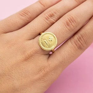 Anillo de bodas vintage chapado en oro amarillo de 14 quilates "Qu'hier que demain" con símbolo del amor