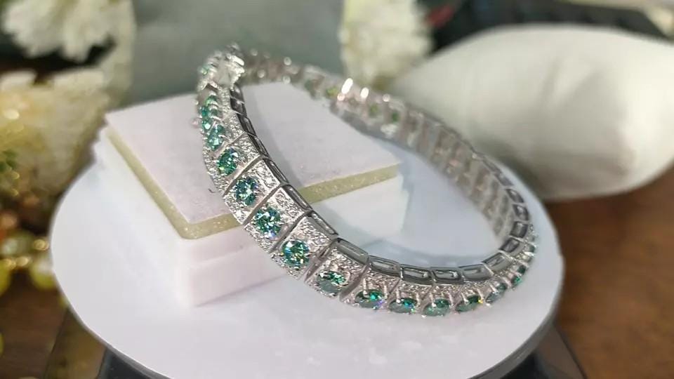 8.26カラットの認定ブルーダイヤモンド テニスブレスレット