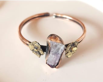 Handgefertigtes Amethyst Armreif: Kupfer & Bronze Blumen Design