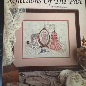 Ulotka z haftem krzyżykowym „Reflections of the Past”, Paula Vaughan