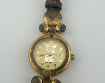 Vintage Disney women's Micky Mouse watch with leather band