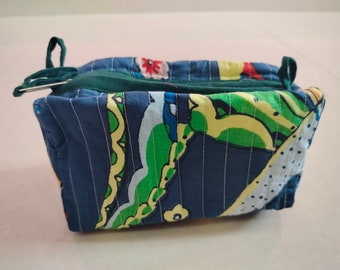 Kosmetiktasche mit Block-Print: Gesteppter Kulturbeutel aus Baumwolle