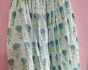 Block Print Midirock aus Baumwolle: Indischer Blumenrock mit Taschen