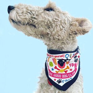 Hondensjaal - bandana met felle zomerprint &#39;Good dog&#39;