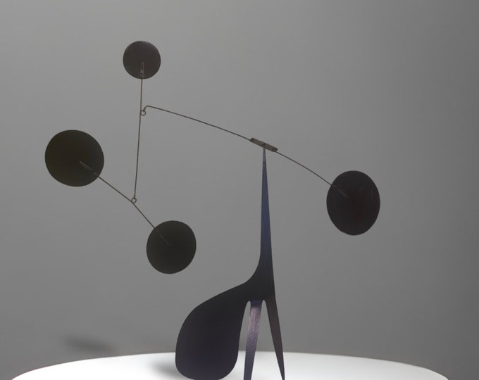 Black stabile, signed limited edition, mobile metal sculpture, tabletop kinetic mobile "The Omen", made in France, midcenturymodern art