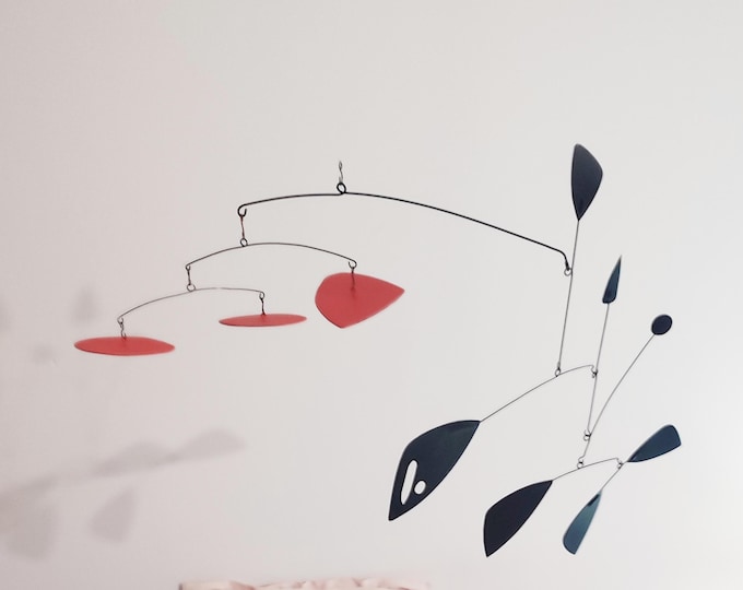 Kinetic design mobile, kinetic art mobile. Black and red metal mobile, modern mobile, handmade in France, midcentury mobile