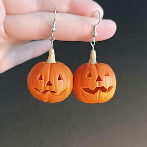 Orecchini di zucca di HALLOWEEN, set di orecchini di zucca intagliati pendenti fatti a mano, Jack O Lantern, orecchini autunnali, gioielli di Halloween, orecchini spettrali - Italia