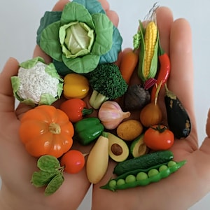 Miniatures food, Miniature vegetables polymer clay set, Realistic dollhouse food decor,  1/6, 1/12 scale American Girl, Paola Reina, Blythe
