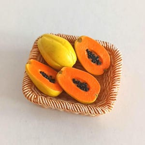Miniatur Papaya Fimo Anhänger, Puppenhaus Essen Schmuck Versorgung