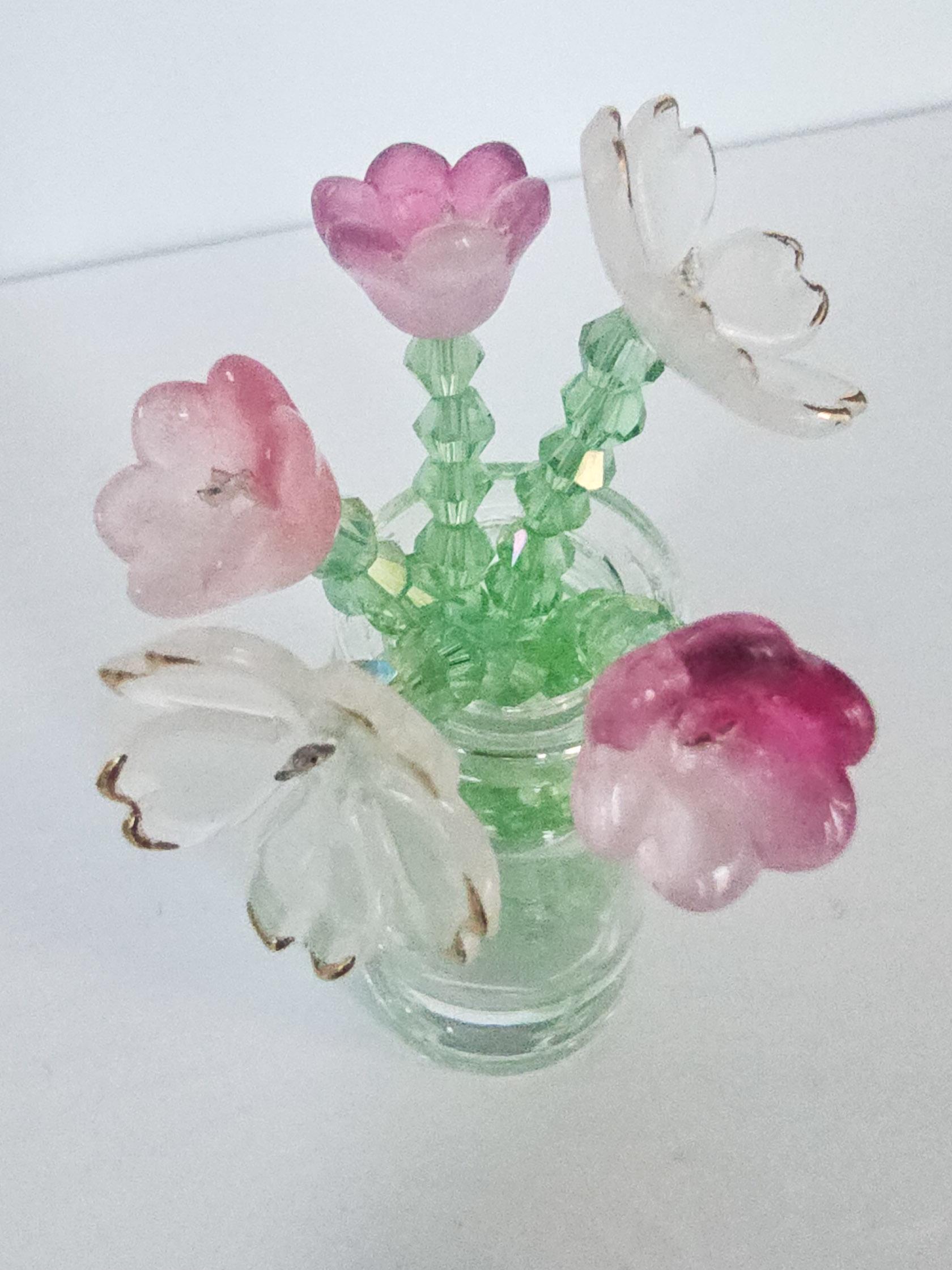 Miniature Beaded Flower Bouquet Magnet in Glass Bottle – Handmade Pink & White Floral Décor