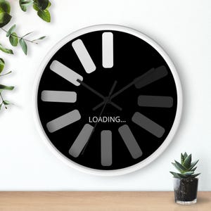 Computer Ladeprozess Wanduhr, Programmierer Geschenk, Tech Büro Dekor, Einzigartige Design Wanduhr, Schwarz Weiß Uhr, Ingenieur Schüler Bild 6
