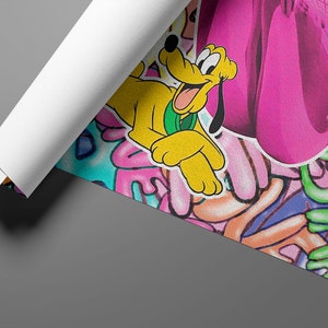 K&ouml;nnte beinhalten: Ein farbenfrohes Poster mit einem Cartoon-Hund mit gr&uuml;nem Halsband, einem rosafarbenen Ballon und dem Wort "Happy" in gr&uuml;ner Graffiti-Schrift.