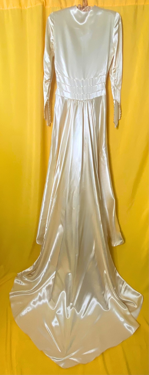 Vintage 1940's Slipper Satin Wedding Gown - image 7