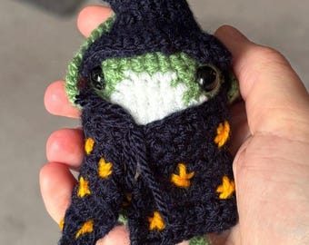 Handmade Crochet Wizard Frog Keychain: Witchy Amigurumi Bag Charm