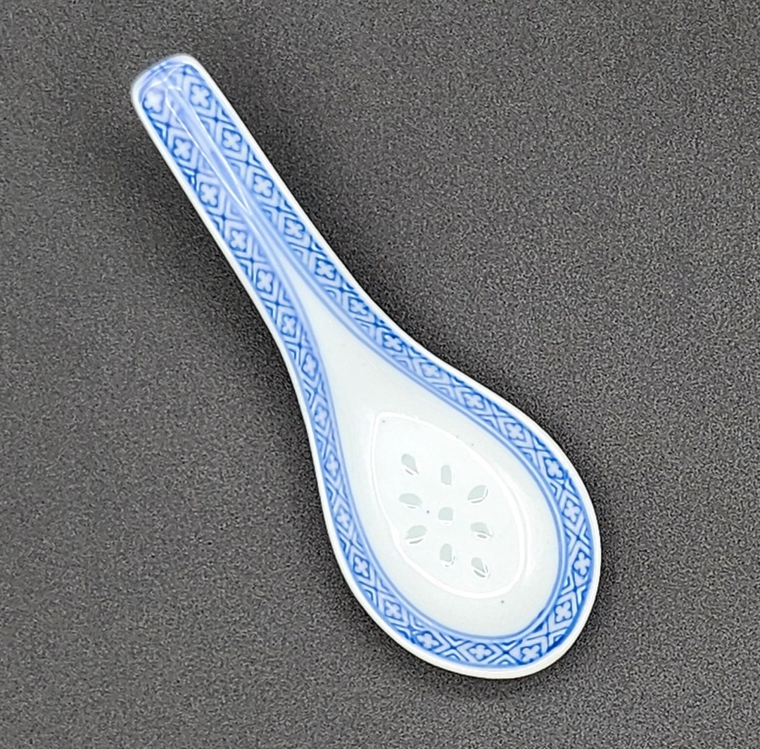 Vintage Chinese Soup Spoon, Rice Grain Pattern, Blue and White Hand