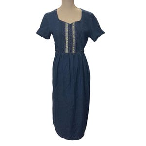 navy blue dress for baby girl 90s Country Fashion: The Best Looks of the Decade main image 1