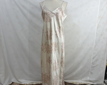Romantico abito da sera vintage Y2K in raso e pizzo floreale color rosa cipria e crema, taglia grande.