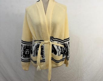 Cremefarbene handgestrickte Cardigan mit Gürtel Vintage 70er Jahre