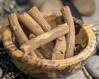 Hele zoethoutwortel: Kracht • Geluk • Overtuiging • Kracht • Geld • Genezing • Bescherming • Verbeterde Mojo