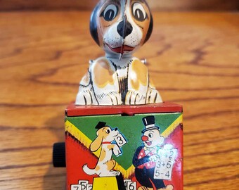 vintage Japan SHACKMAN Wind Up Answer Hound Magic Trick Dog, rare