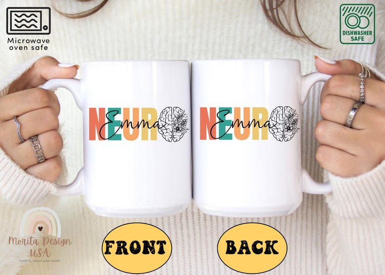 Op de afbeelding: Witte keramische mok met een kleurrijk "NEURO" ontwerp en een hersengrafiek. De tekst "Emma" is opgenomen in het ontwerp. De mok is geschikt voor de magnetron en vaatwasser.
