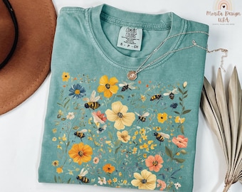 Bee Shirt, Floral Bee Sweatshirt, Bee Lover Shirt, Women's Garden Shirt, Nature Shirt, Wildflower Shirt, Gardening Lover Sweatshirt.