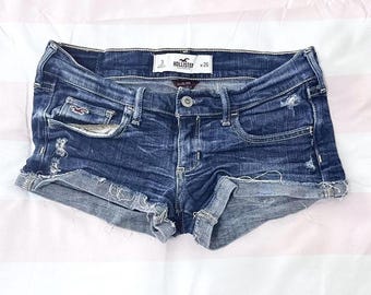 hollister 2000s medium wash low-rise short shorts. flawless grunge ~ mcbling piece