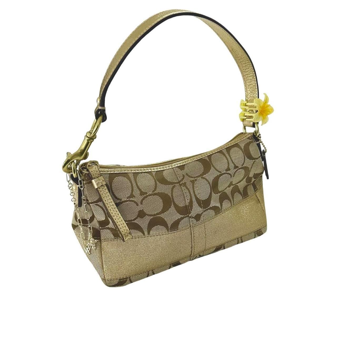 バッグ 00s archive coach leather design bag Coach Archive Leather Red Legacy Tassel Bucket Shoulder Bag