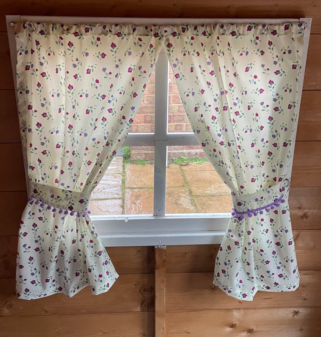 Playhouse Curtains, Cream Floral. Childrens Playhouse Accessories