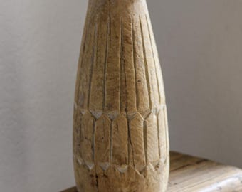手彫りの木製キャンドルホルダー｜素朴な木製装飾品