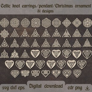 Könnte beinhalten: Ein Set mit 51 keltischen Knotendesigns für Ohrringe, Anhänger oder Weihnachtsornamente. Die Designs sind in Form von Kreisen, Dreiecken und Herzen. Die Designs sind kompliziert und detailliert.