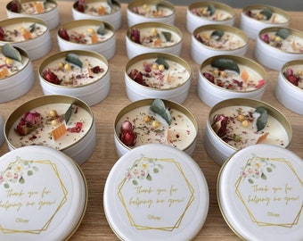 Candela di latta personalizzata con fiori secchi incorporati in grandi quantità - Bomboniere profumate in cera di soia per matrimoni, addii al nubilato, baby shower, compleanni