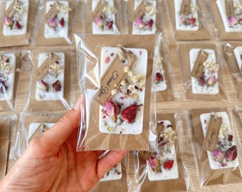 Scented Soy Wax Hanger Sachet with Rose Petals: Personalized Favors
