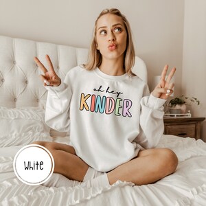Oh Hey kleuterjuf sweatshirt | Leraar Sweatshirt | Leuk sweatshirt voor leraar cadeau | Kinderleraar | Kleuterschool