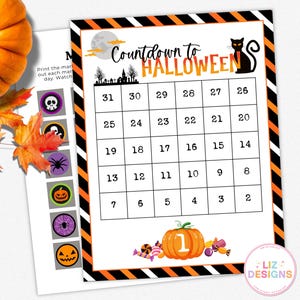 Może przedstawiać: Drukowany kalendarz odliczania do Halloween w czarno-pomarańczowe paski. Kalendarz przedstawia czarnego kota, dynię i słodycze. Tekst "Countdown to Halloween" znajduje się na górze kalendarza.