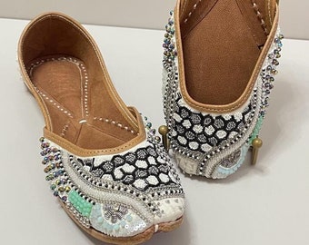 White Black Embroidered Jutti