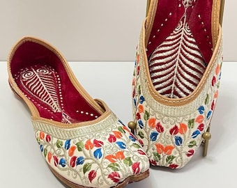 Autumn Leaves Zari Jutti