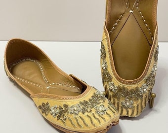 Yellow Embroidered Jutti