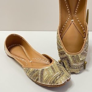 Beige Gold Embroidered Jutti