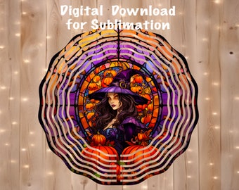 Peut inclure: Un téléchargement numérique pour sublimation représentant une illustration de style vitrail d'une sorcière aux longs cheveux noirs et une robe violette entourée de citrouilles. L'arrière-plan est un motif circulaire orange, jaune et violet.