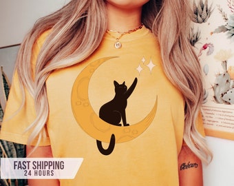 Moon and Cat Tshirt, Moon Shirt, Cat Shirt, Cat Mom Gift, Mystical Cat, Moon Shirt, Cat Lover Gift,Gift for Her,Gift for Him,Cat Lover Shirt