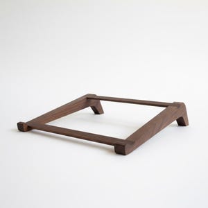 Soporte minimalista de madera para portátil, elevador de escritorio ergonómico de nogal macizo o cerezo.