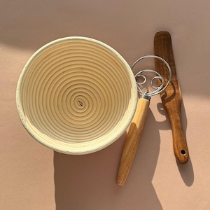 Wooden Handle Dough Whisk Stainless Steel Whisk For Bread Making Baking Tool Great Gift For Chef Baker Kitchen Utensil High Quality Construction Durable Metal Whisk Perfect For Mixing Dough Professional Baker Essential Tool
